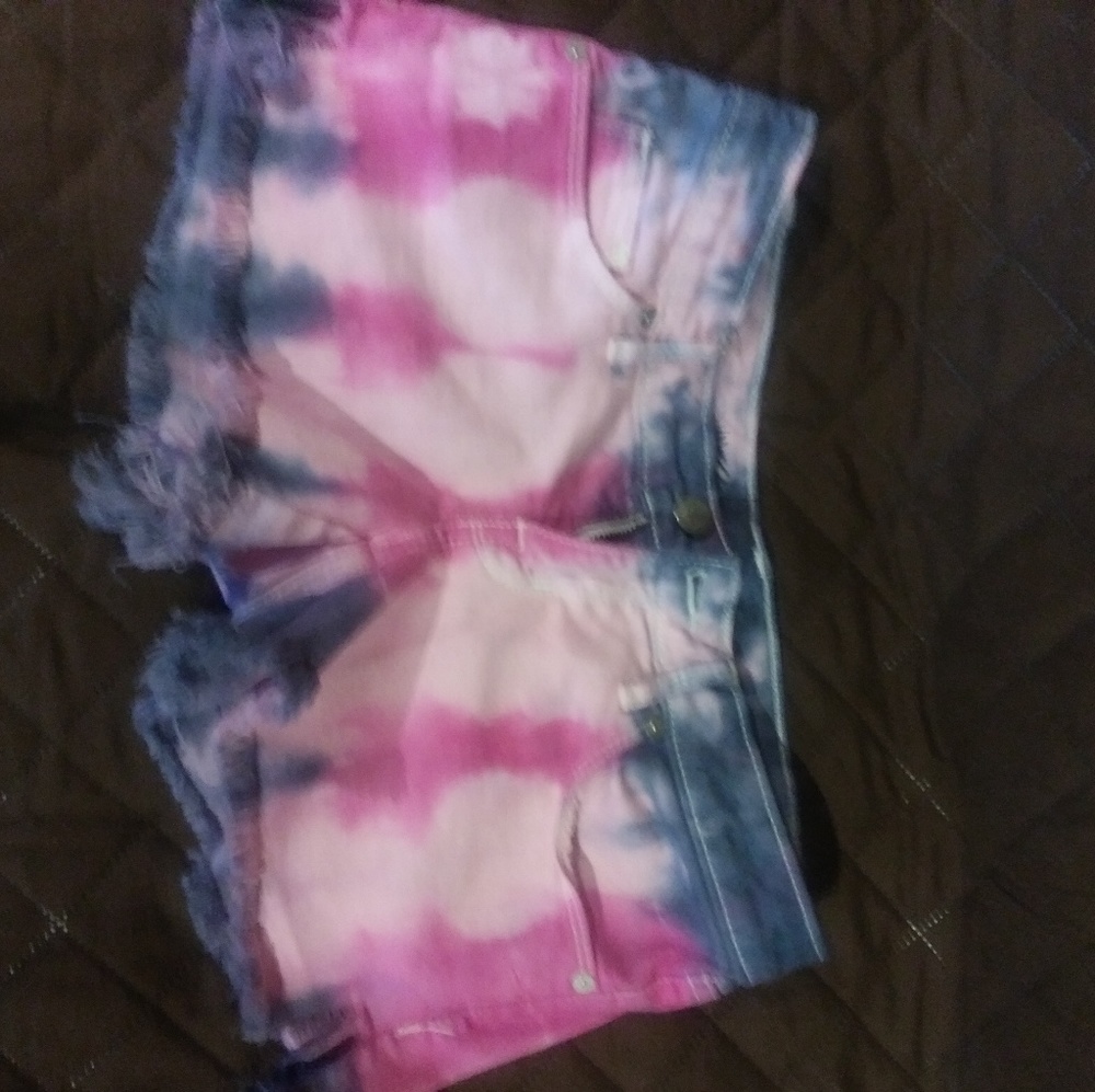 Tie-dyed mid waist cut-off shorts